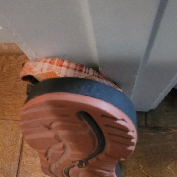 Chaco size 7 - Picture 3 of 3